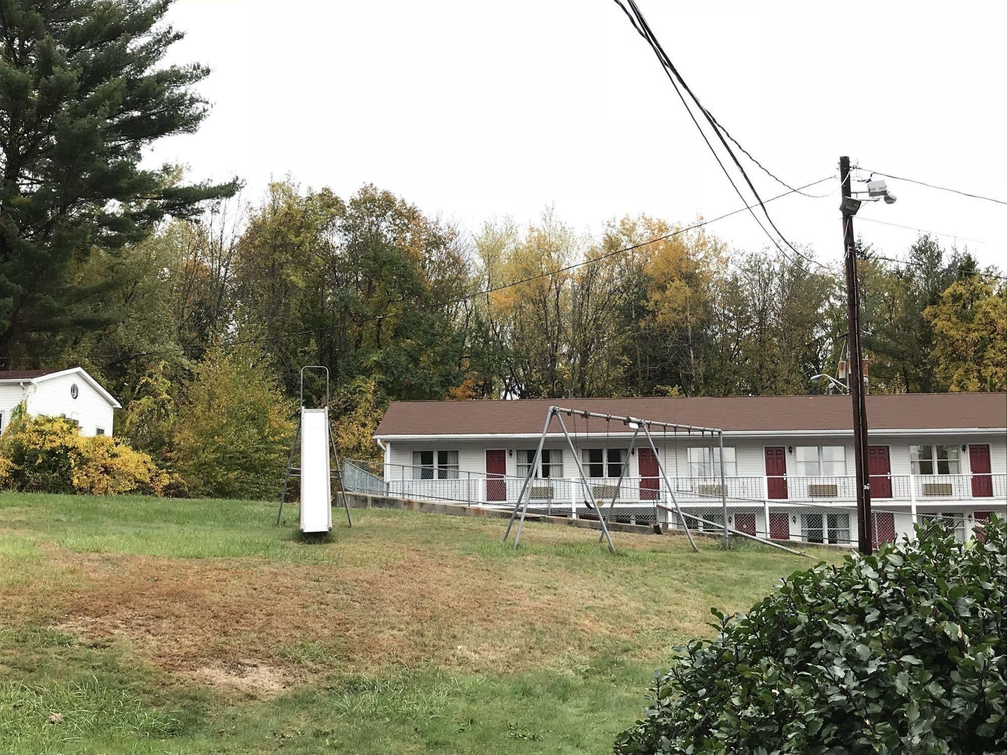 Economy Lodge 682 Main St Sturbridge Exterior foto